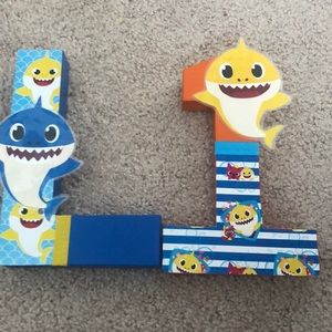 Letter L and number 1 baby shark theme